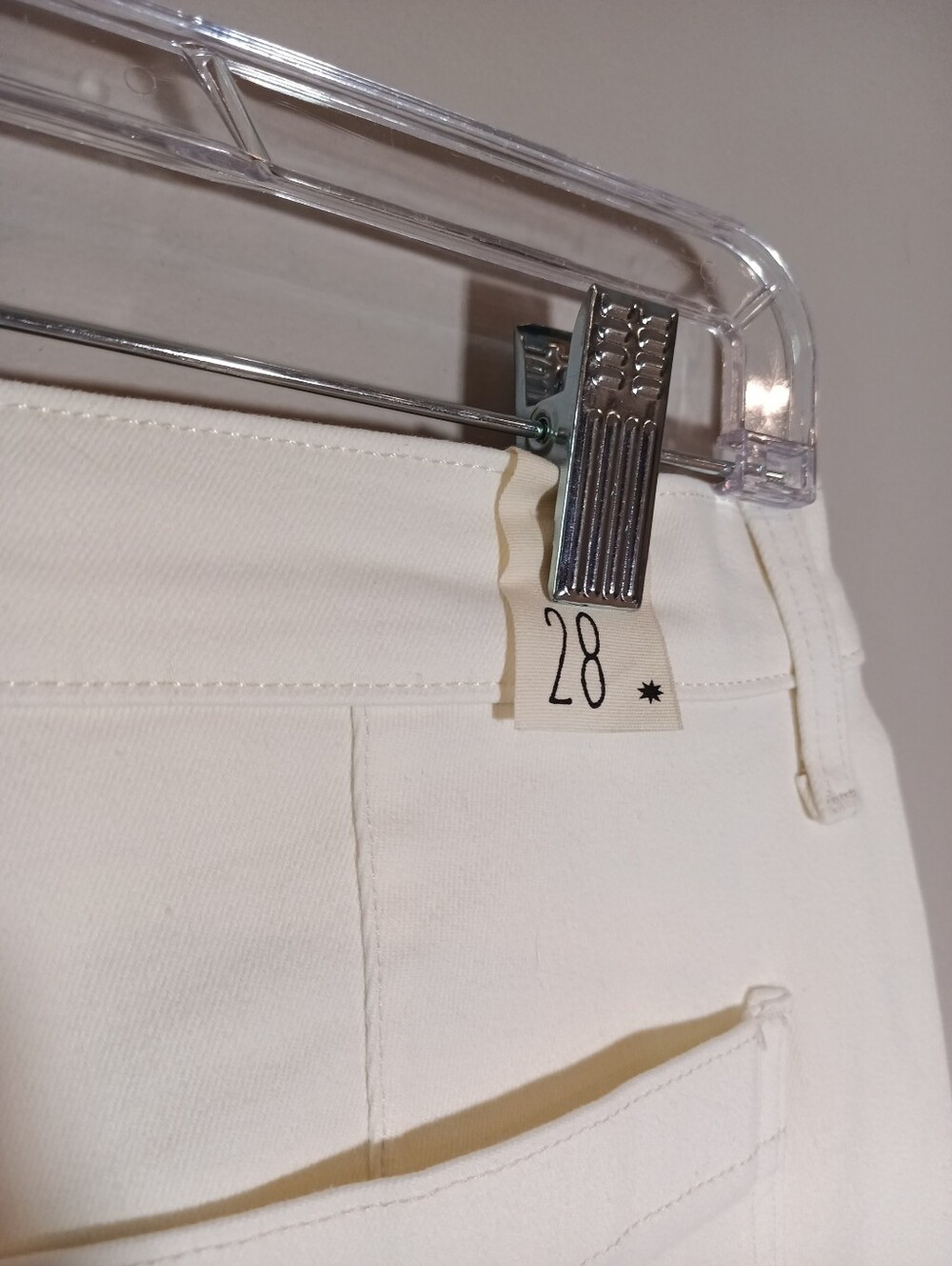 Cosmic Blue Live shorts Size 28 Winter White New NWT - Picture 3 of 6